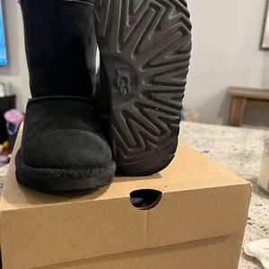 Toddler Black Bailey Bow Uggs size 12